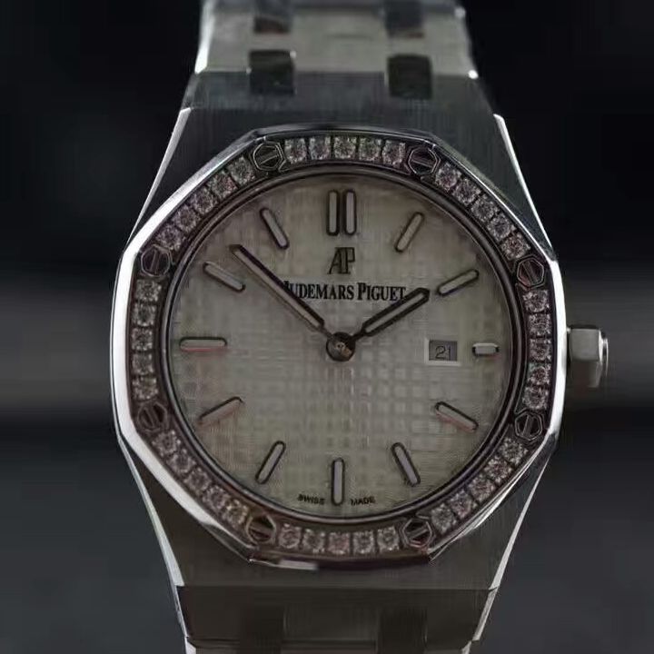 【视频解析1:1复刻高仿手表】Audemars Piguet 皇家橡树系列67651ST.ZZ.1261ST.01女装石英 Movement 