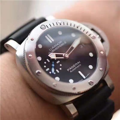  Video analysis Panerai SUBMERSIBLE 潜行系列PAM00682 wrist watch 一比一高仿【XF Factory 新升级版：佩纳海男女都可以佩戴】