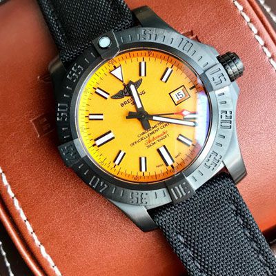 【渠道原单Breitling黄狼】 Breitling 复仇者系列M17331E2|I530|109W|M20BASA.1 wrist watch 