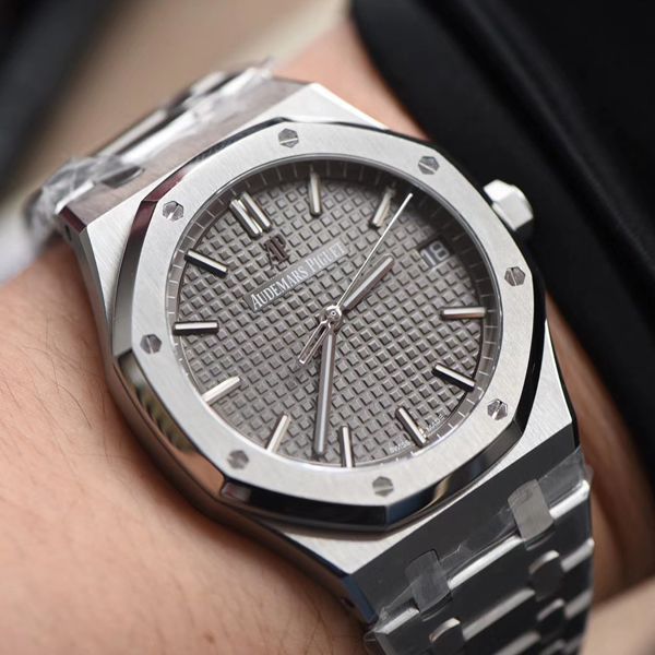 ZF Factory 超A高仿APAudemars Piguet 皇家橡树系列高仿15500ST.OO.1220ST.02 wrist watch 